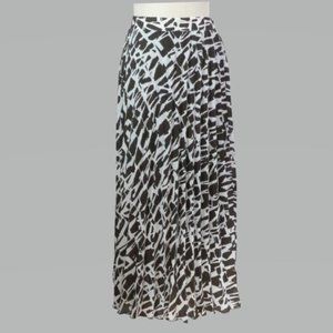 Anthropologie SP Drk Gray/White Pleated Midi Skirt